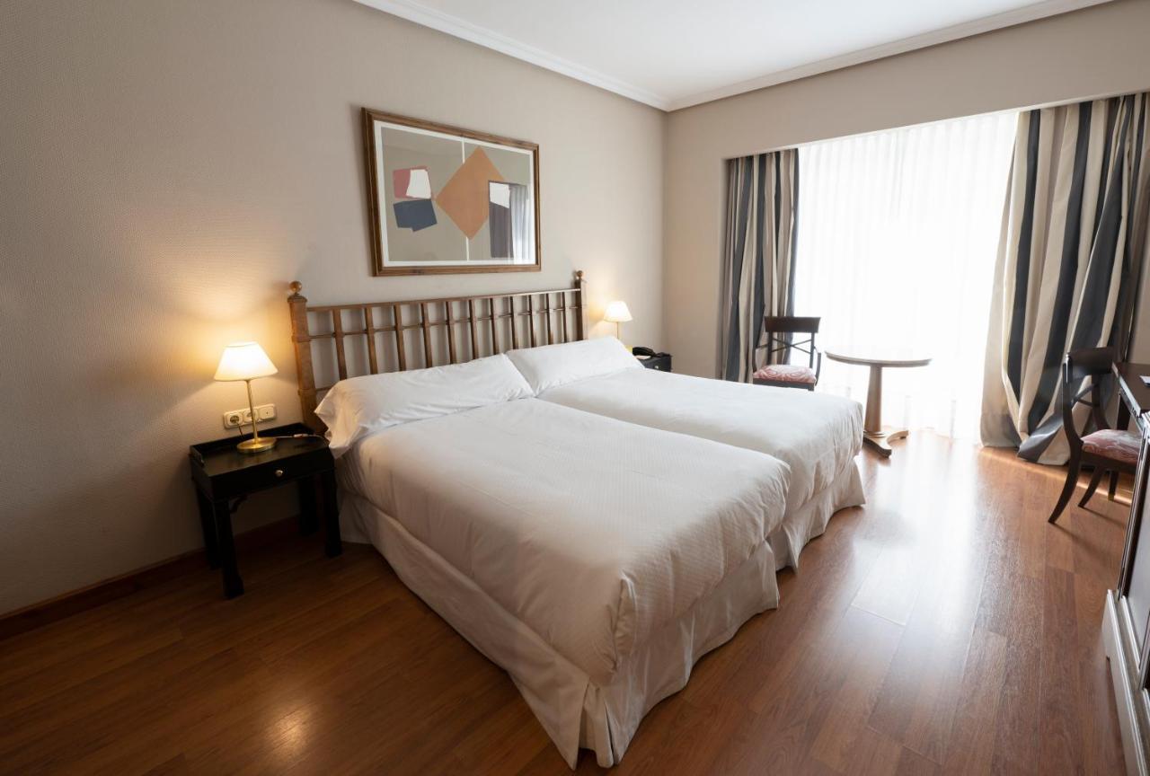 Barcelo Leon Conde Luna Exterior photo
