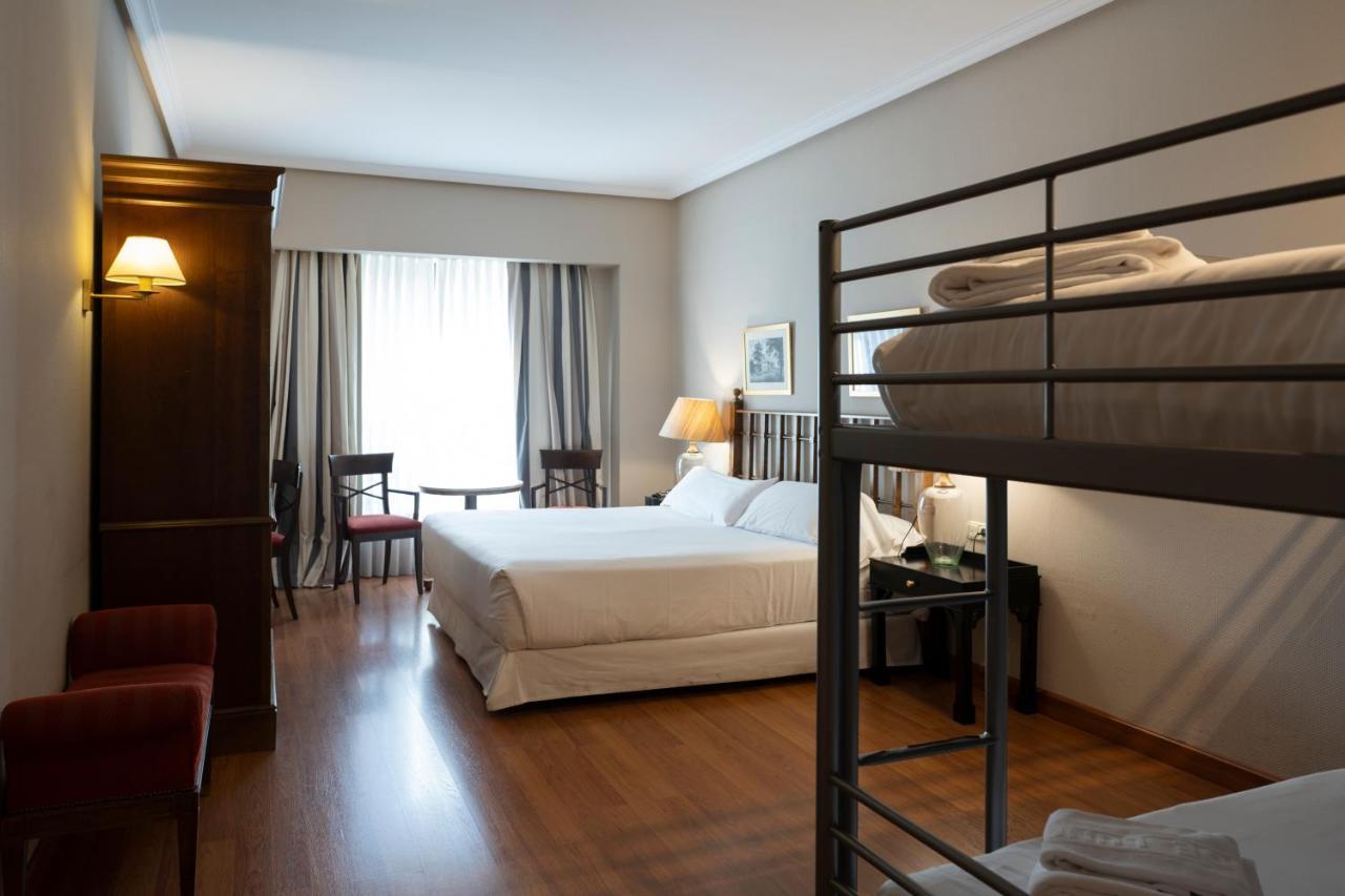 Barcelo Leon Conde Luna Exterior photo