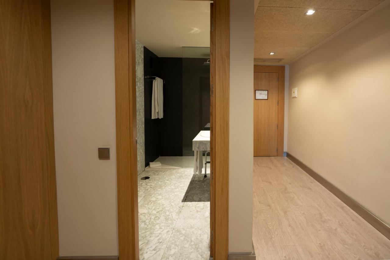 Barcelo Leon Conde Luna Exterior photo
