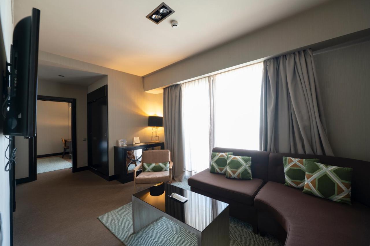 Barcelo Leon Conde Luna Exterior photo